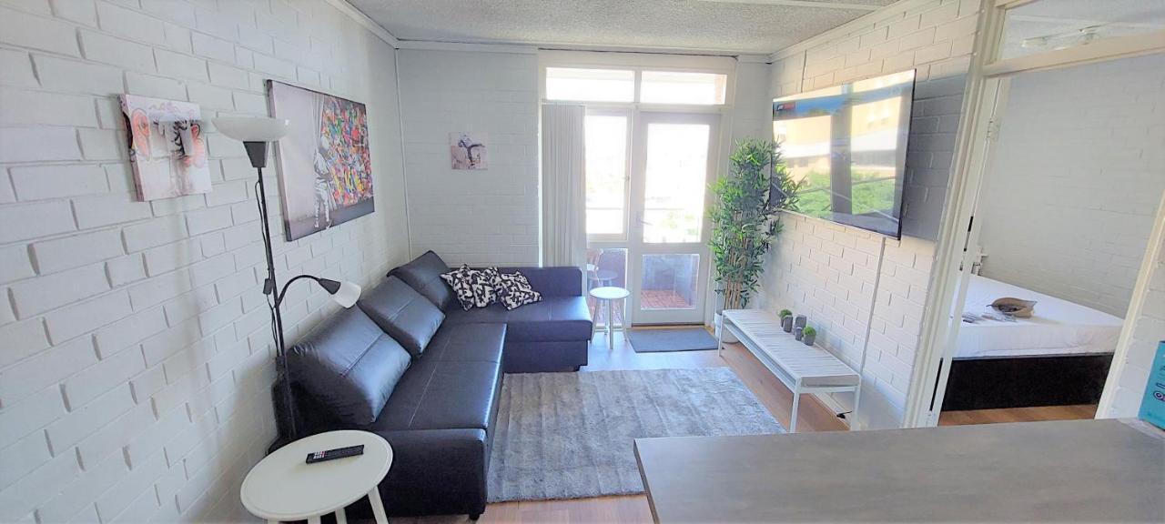 Sky High On Arundel - Central Fremantle Apartment Екстериор снимка